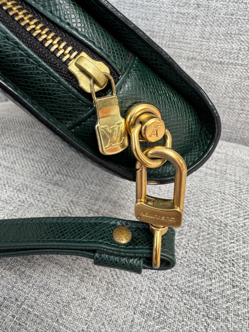 ❌SOLD❌Louis Vuitton Taiga Baikal Pochette Clutch | Epicea Green ✨ - Picture 8 of 17
